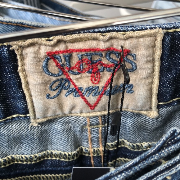 Y2K Guess Mini Skirt - Picture 4 of 6